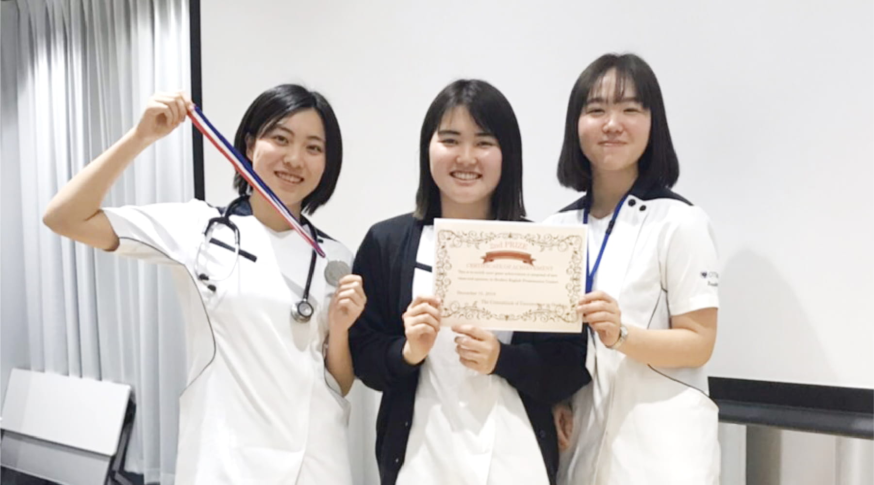 大阪の医療への問題提議を、英語で発表。 英語プレゼンコンテストで第2位に入賞。