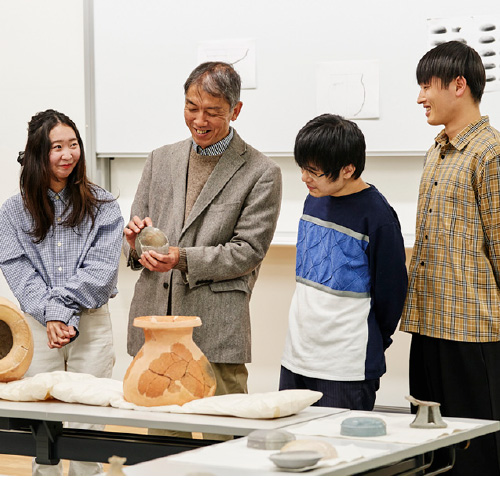 本物の発掘品を目で見て触れて体感しよう