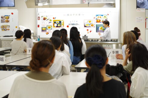 【会場：B棟3階　調理実習室 】特別授業：イチゴの秘密教えます！