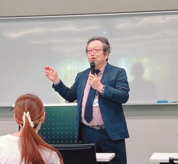 【会場　E棟　E102.103教室】高校生にも聞いてもらいたい！『保護者説明会』