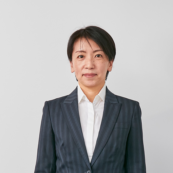 足立 朋子