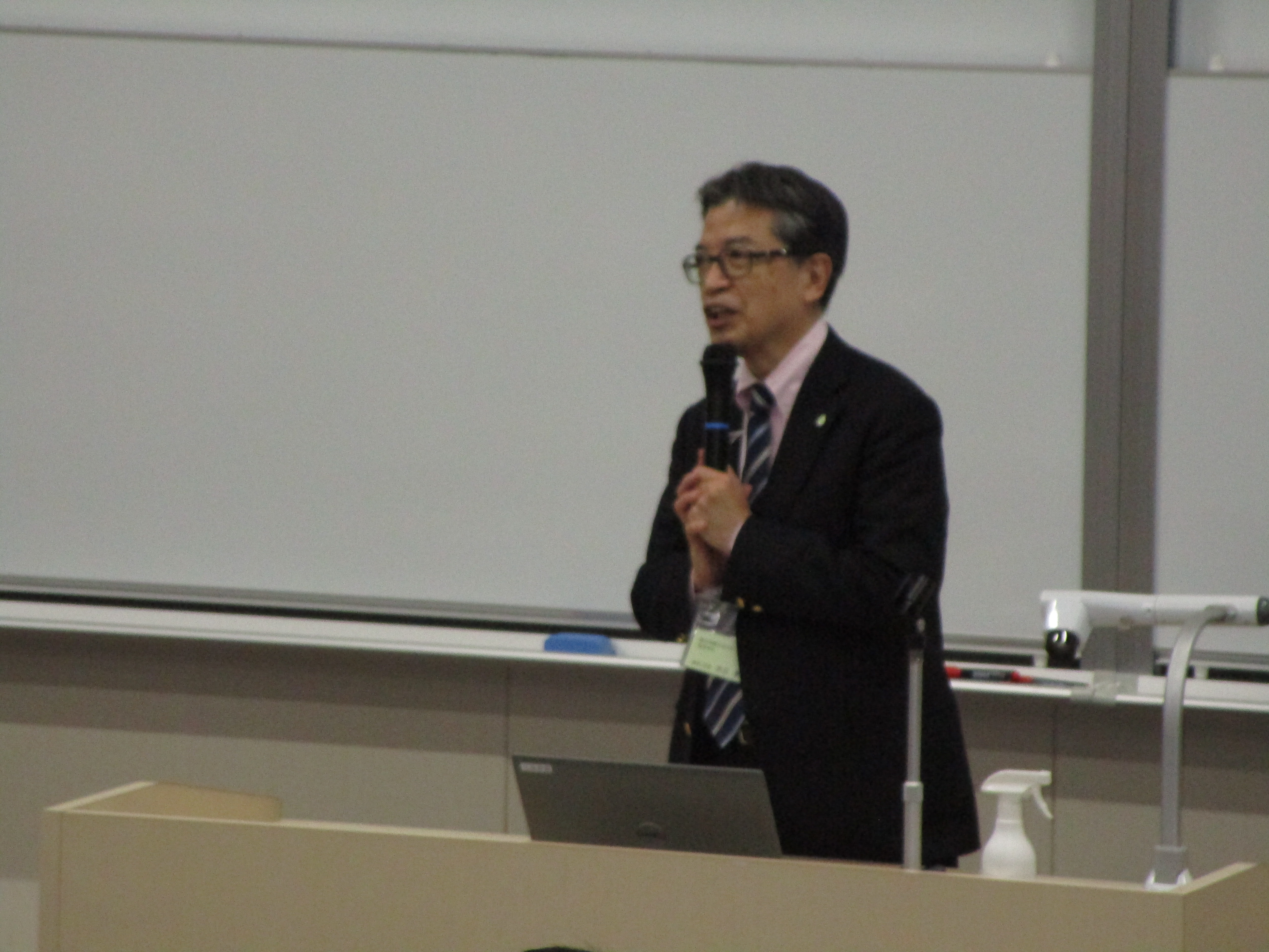 園田学園女子大学（開催校）学長　　によるご挨拶