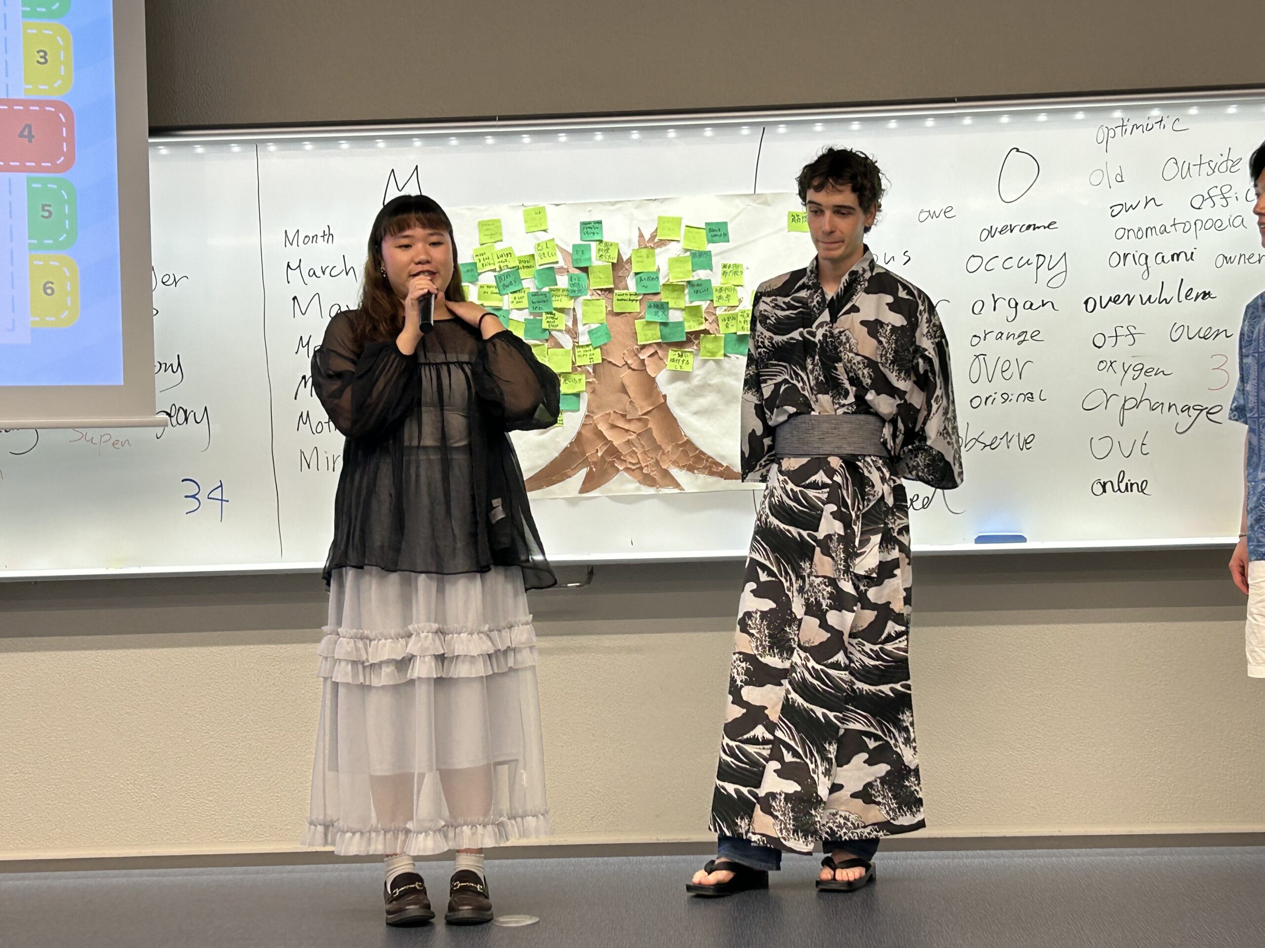 左側:台湾からの交換留学生 右側:フランスからの交換留学生