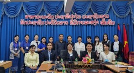 ラオス保健科学大学にて