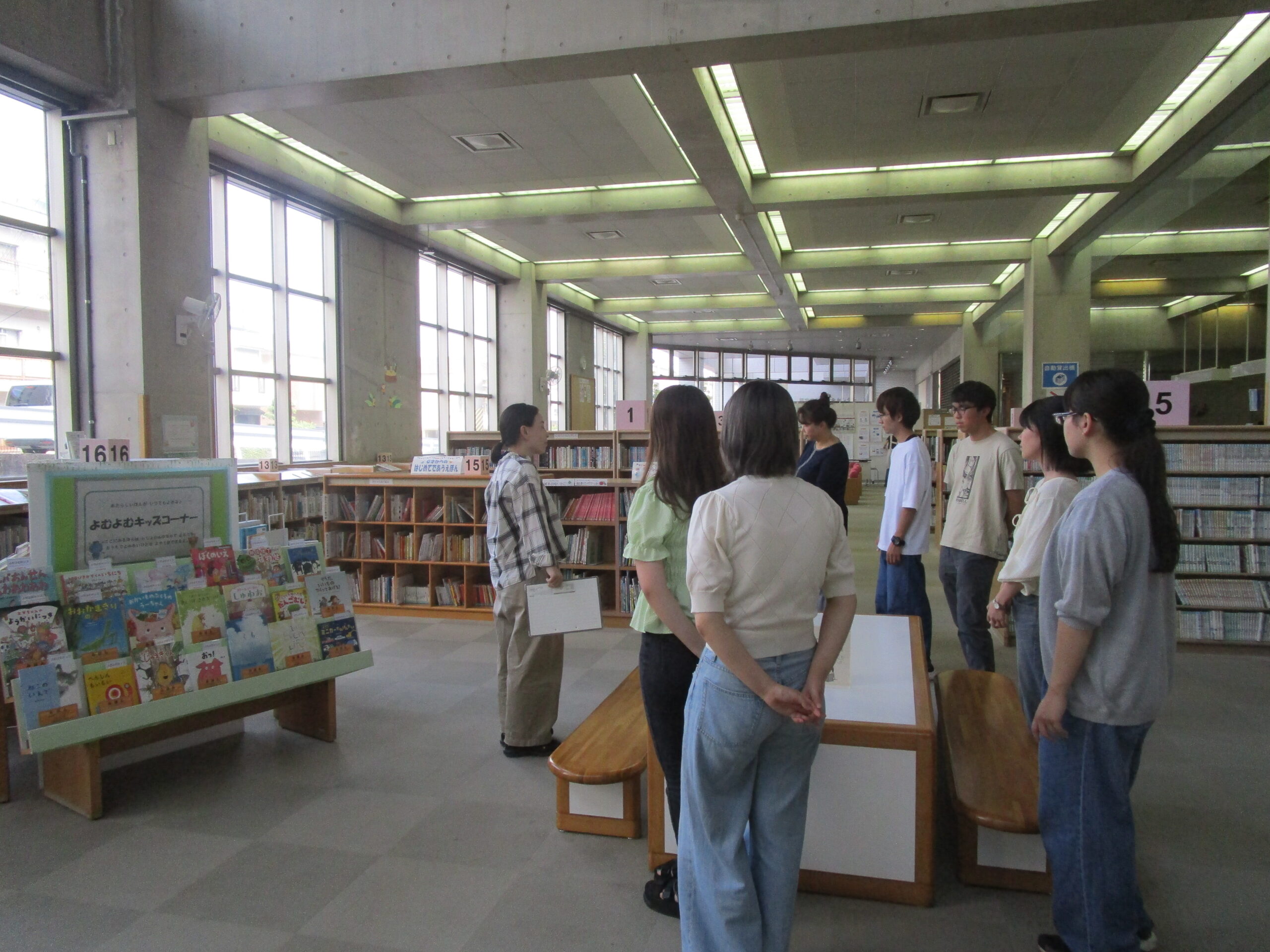 西宮市立中央図書館見学