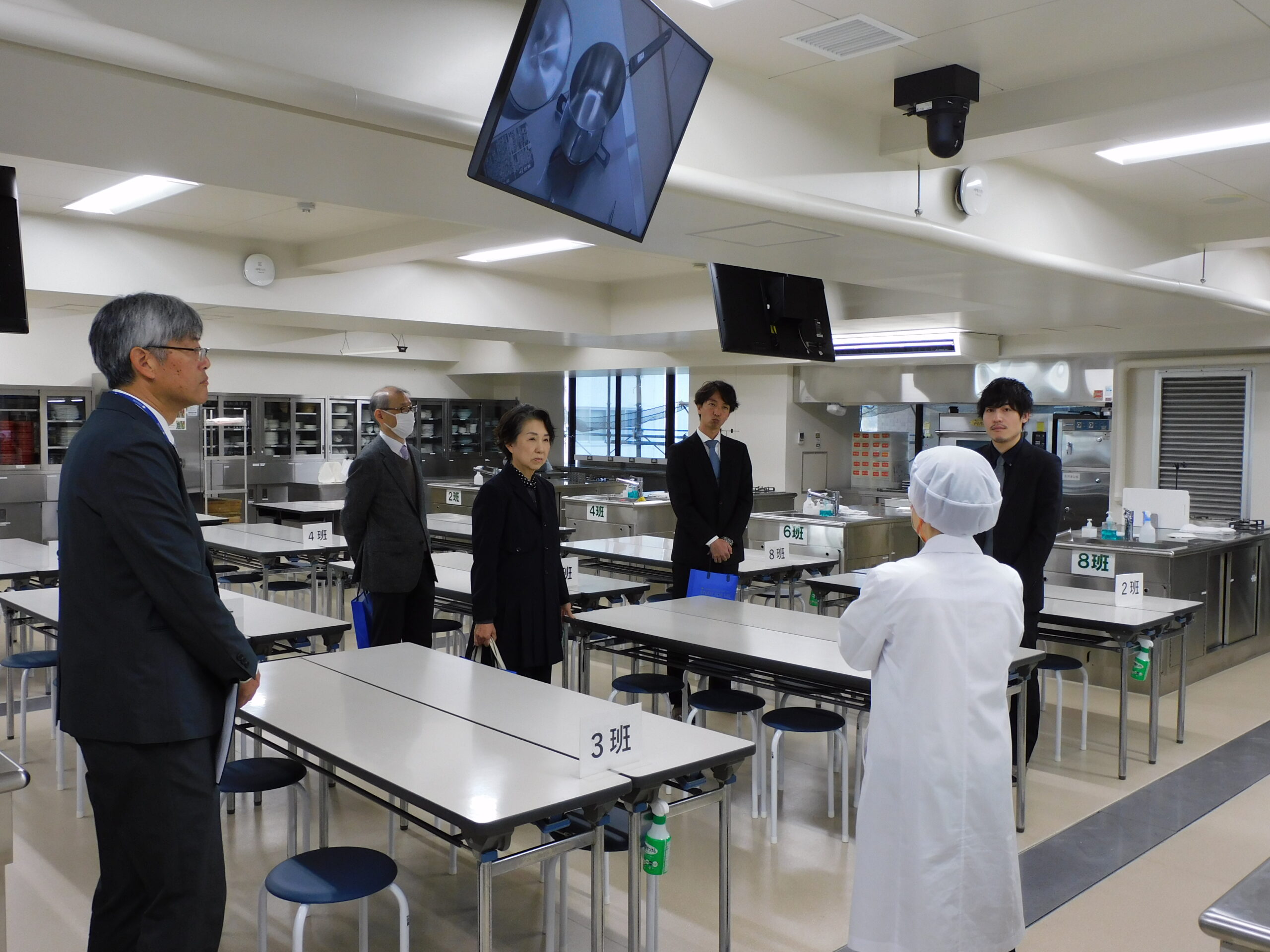 キャンパス施設見学（調理実習室）